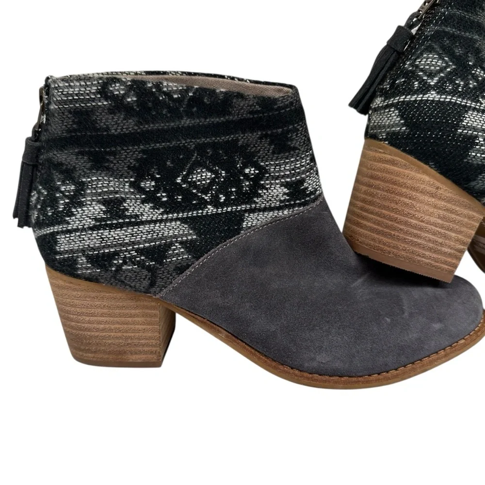 Toms Gray Suede Ankle Booties with Patterned Knit Collar Size: 7.5
